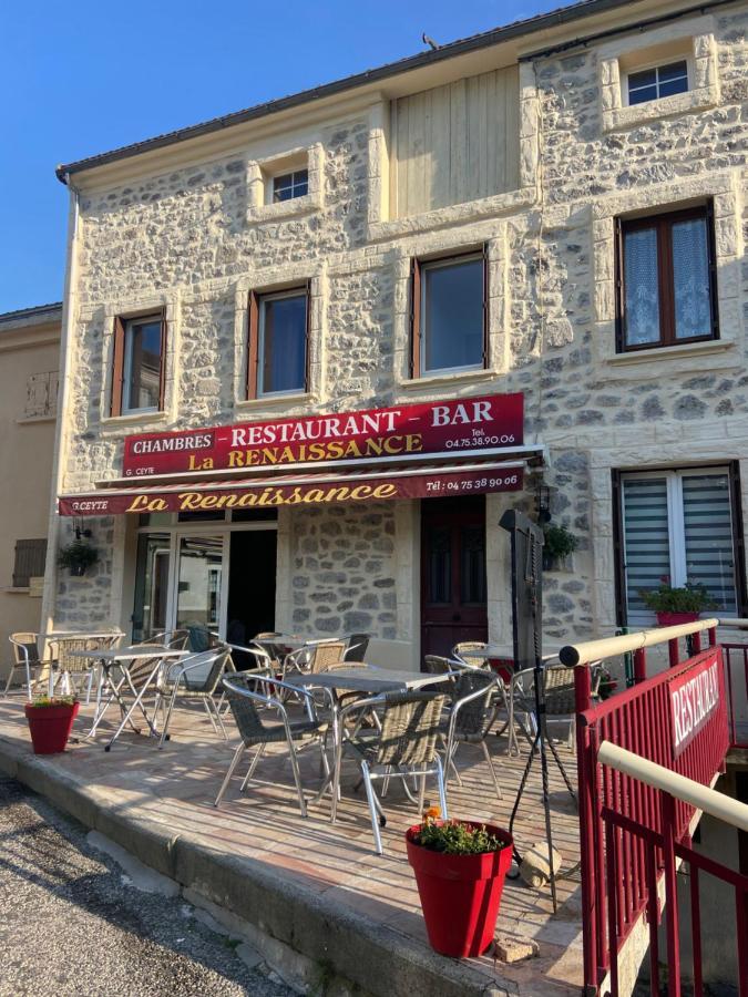 Hotel Restaurant La Renaissance Saint-Cirgues-en-Montagne Esterno foto